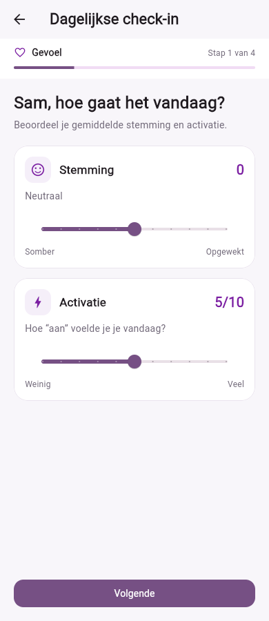 De dagelijkse check-in met vragen over stemming en activatie. Voorbeeld met fictieve naam Sam.